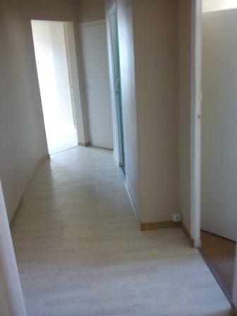 AVANT : entrée dans l'appartement