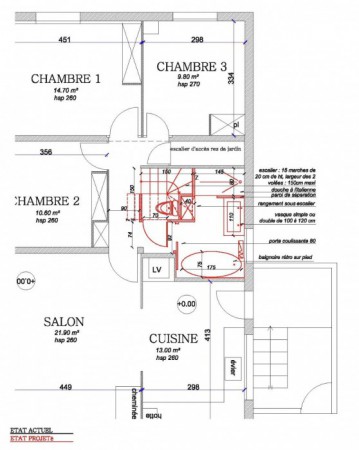 APRES : escalier sur mesure, wc sous la 2ème volée, implantation d'une douche, vasque et baignoire et placard sous l'escalier